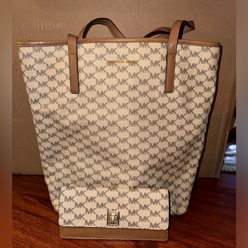 Authentic Michael Kors Bag & wallet set